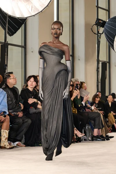 Look 11